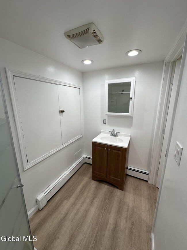 Building Photo - 27 McElwain Ave