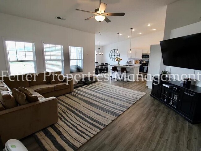 Building Photo - 5441 Cameo Dr