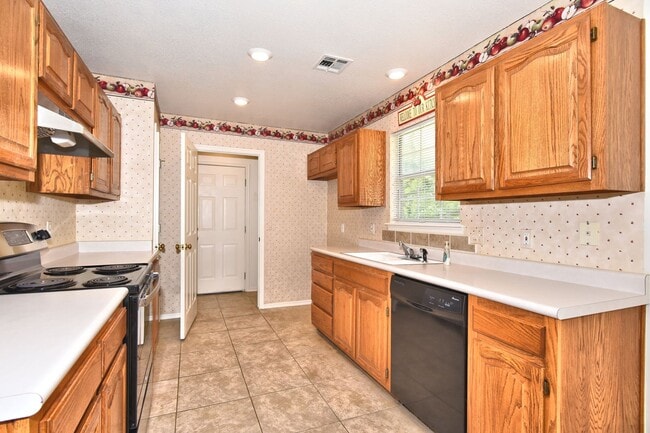 Building Photo - Welcome to your new home in Jenks!