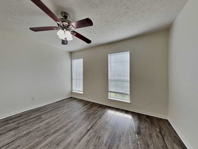 Building Photo - 18002 Woodgum Dr