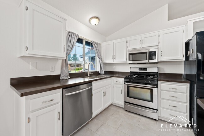 Building Photo - 2529 Buss Dr