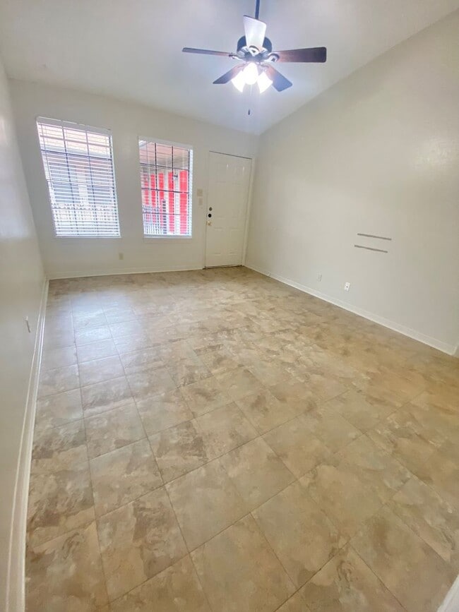 Building Photo - MOVE IN NOW  - SOMERSET - WEST CAMPUS - SP...