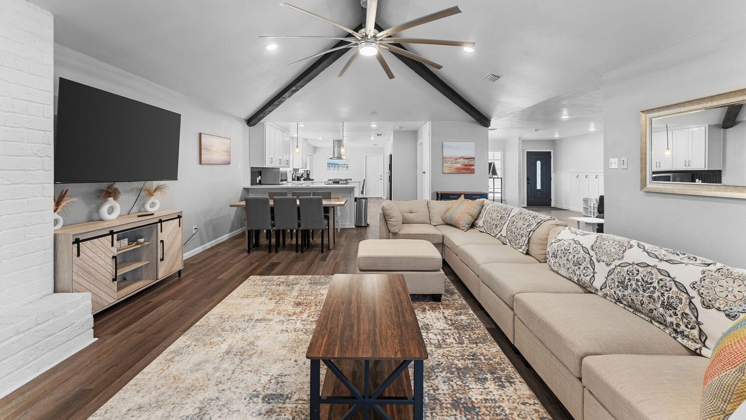 Building Photo - 6314 Senators Dr