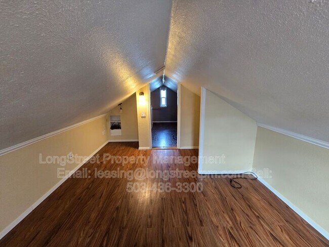 Building Photo - 1740 SW 12th Ave