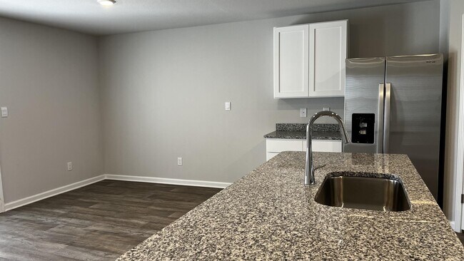 Building Photo - 11186 Elemis Dr