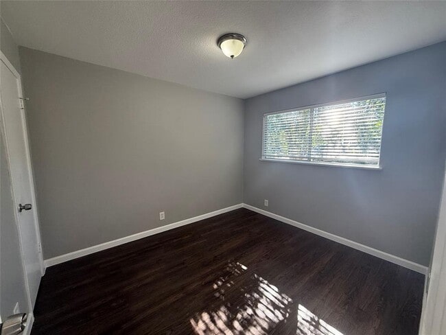 Building Photo - 5202 Provencial Dr