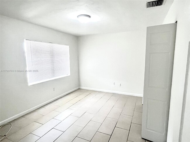Building Photo - 4308 SW 130th Ct