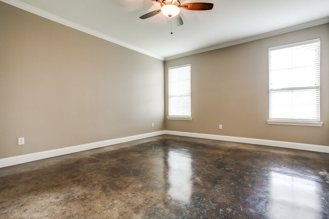 Building Photo - 3141 Greene Ave