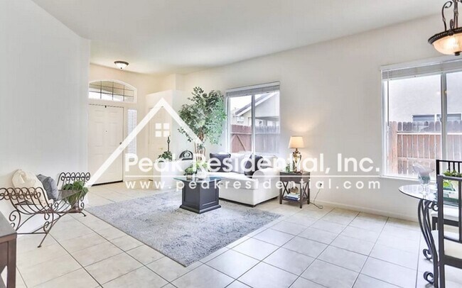 Building Photo - Spacious Elk Grove 4bd/2ba Home with 2 Car...