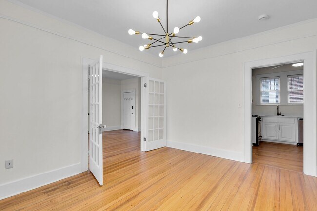 Building Photo - 201 E 48th St