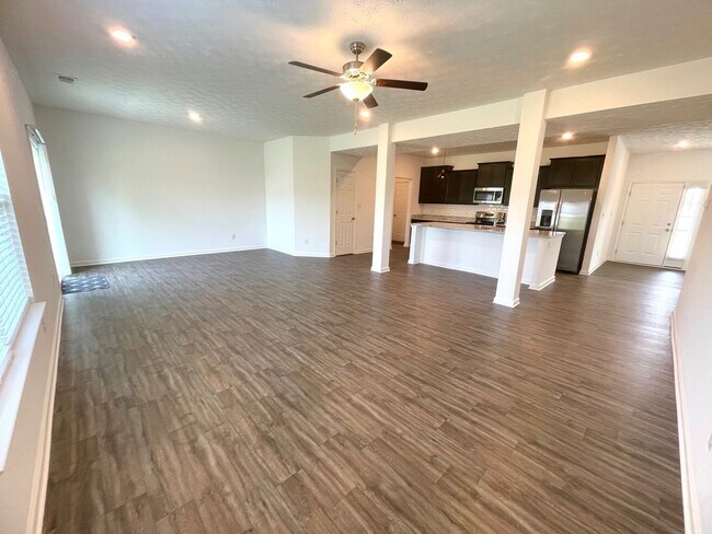 Building Photo - Gorgeous New Construction Home!