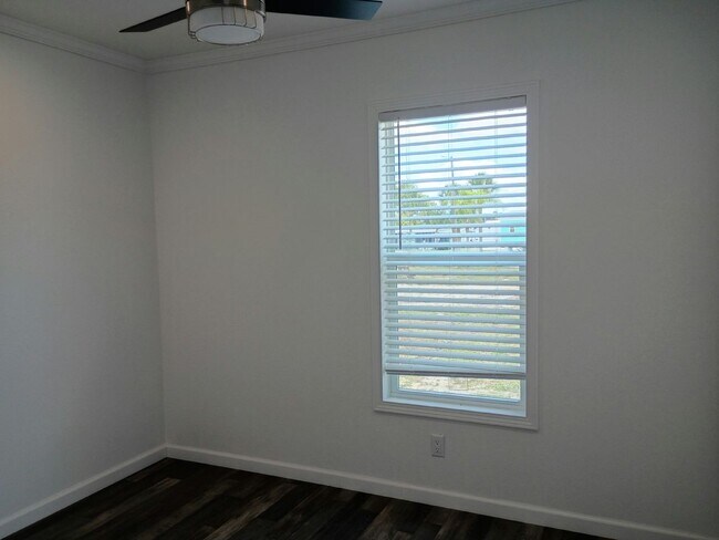 Building Photo - 34 Lily Dr