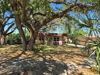 Building Photo - 4101 SW 54th Ct