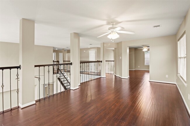 Building Photo - 10807 Oak Bayou Ln