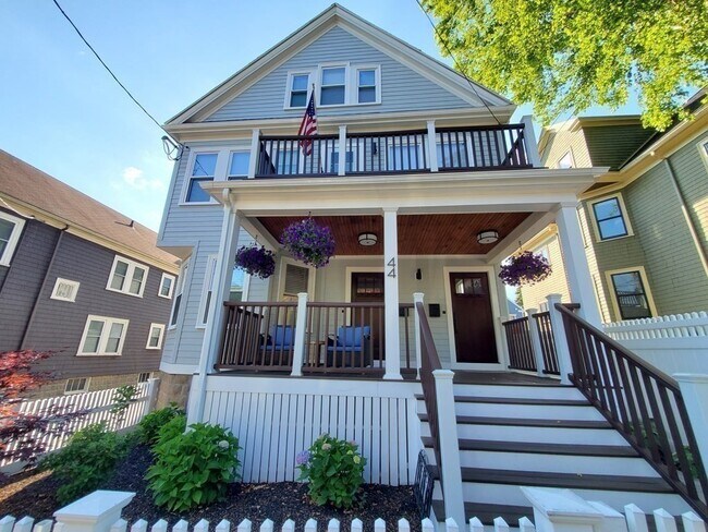 Building Photo - 44 Belmont St