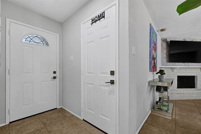 Building Photo - 4350 Kacee Dr