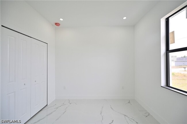 Building Photo - 4107 13th St SW