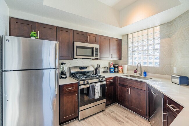 Building Photo - 2150 S 55th St