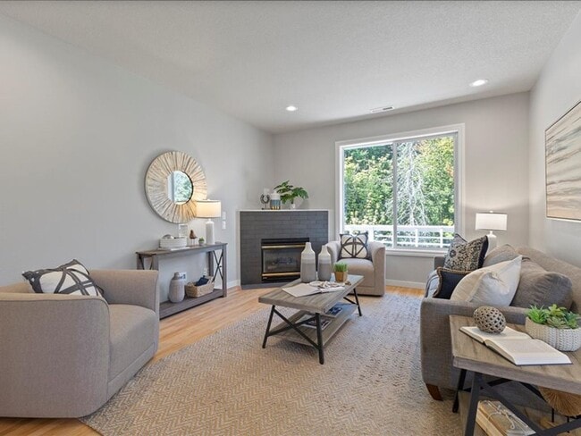 Building Photo - Newly Renovated Beaverton Home with Natura...