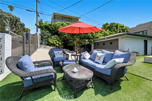 Building Photo - 202 W Manchester Ave