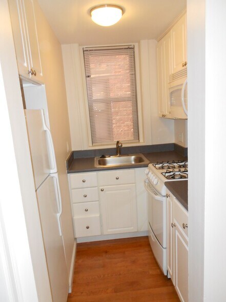33-11 - 1 Haviland St