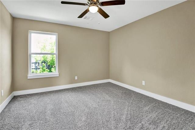 Building Photo - 300 Woodgrove Dr