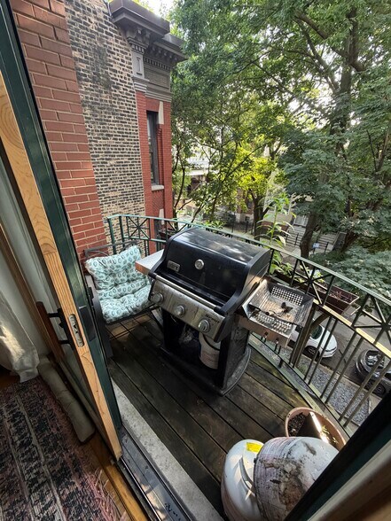 Building Photo - 1528 N Hudson Ave