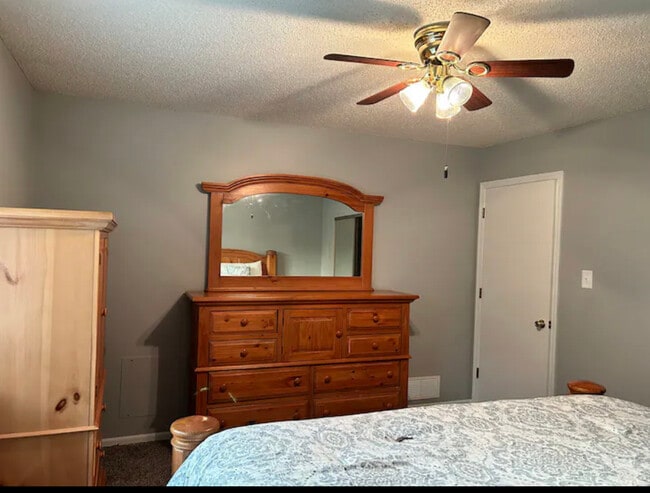 Primary Photo - 2115 SW Brandywine Ln