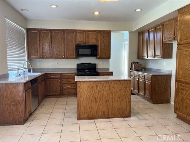 Building Photo - 963 Trovita Dr