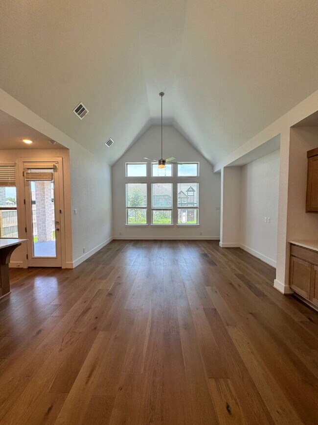 Building Photo - "Charming 4-Bed, 3-Bath Home in Castrovill...