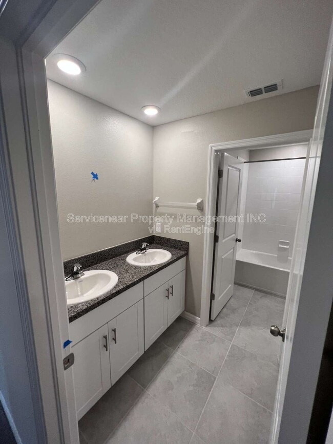 Building Photo - 7303 Canterbury Bells Ct