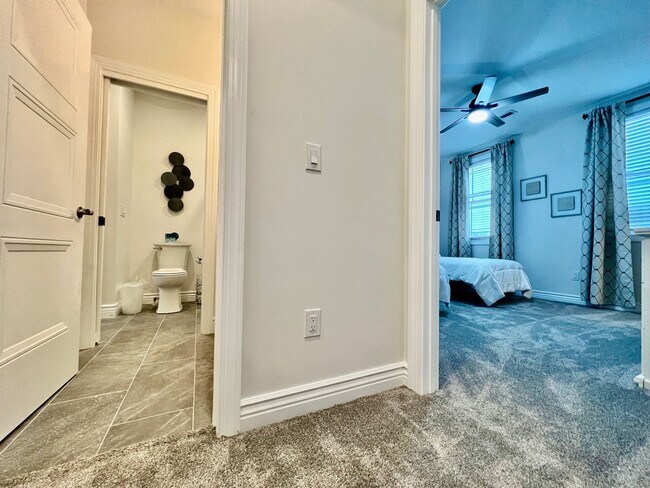 Building Photo - NEW, big, beautiful, Executive Home Libert...