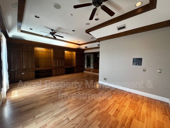 Building Photo - 2036 S 5th St
