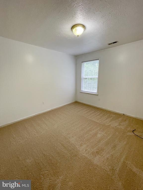 Building Photo - 47960 Piney Orchard St