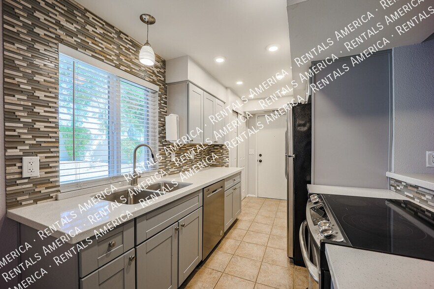 Building Photo - 8449 S 48th St