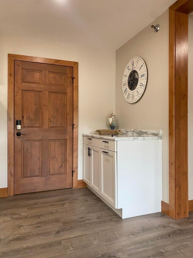 Building Photo - 80 Twin Oaks Shr