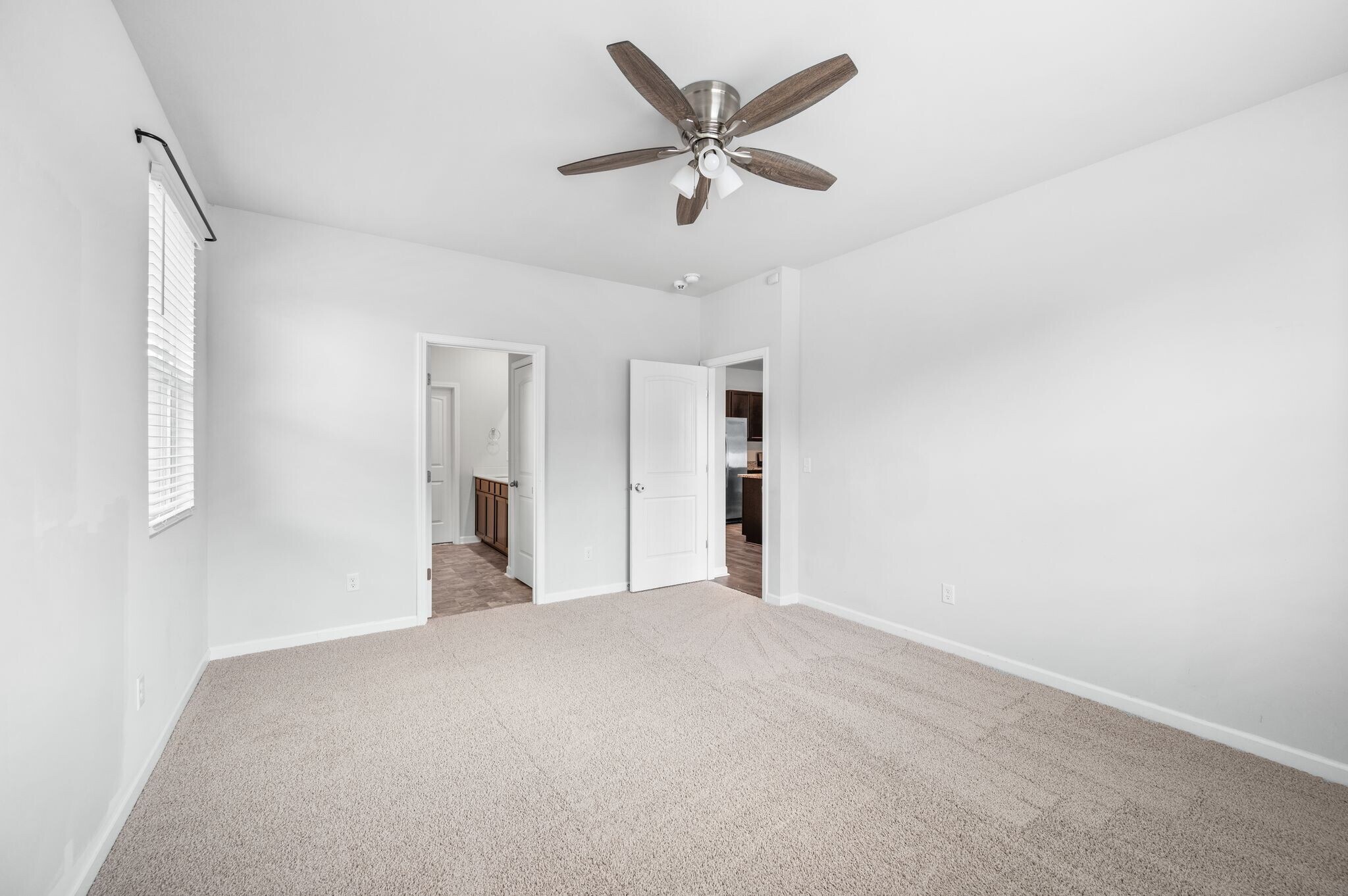 Building Photo - 7277 Sunny Parks Dr
