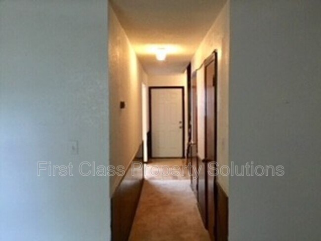 Building Photo - 3605 N Kelley Ave