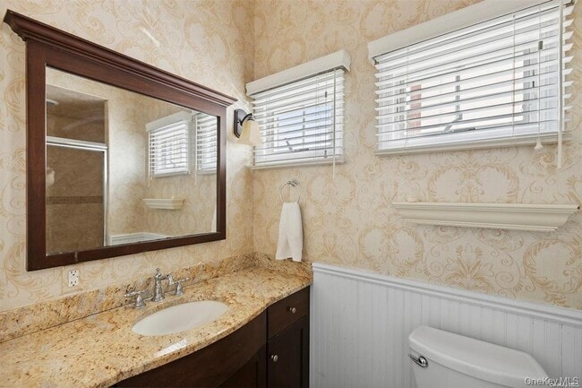 Building Photo - 434 E Broadway