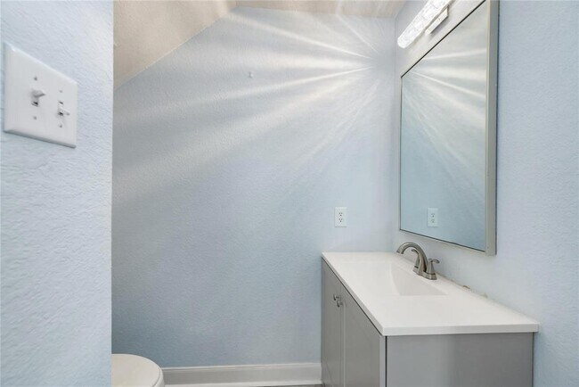 Building Photo - 90 Panterra Way