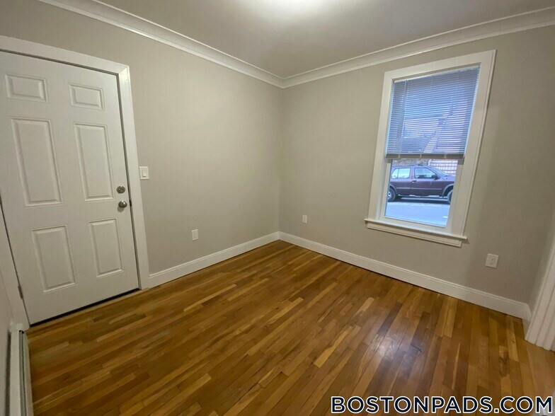 Building Photo - 57 Hemman St