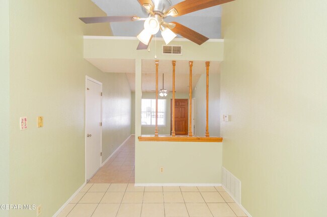 Building Photo - 12056 Bellows Ct