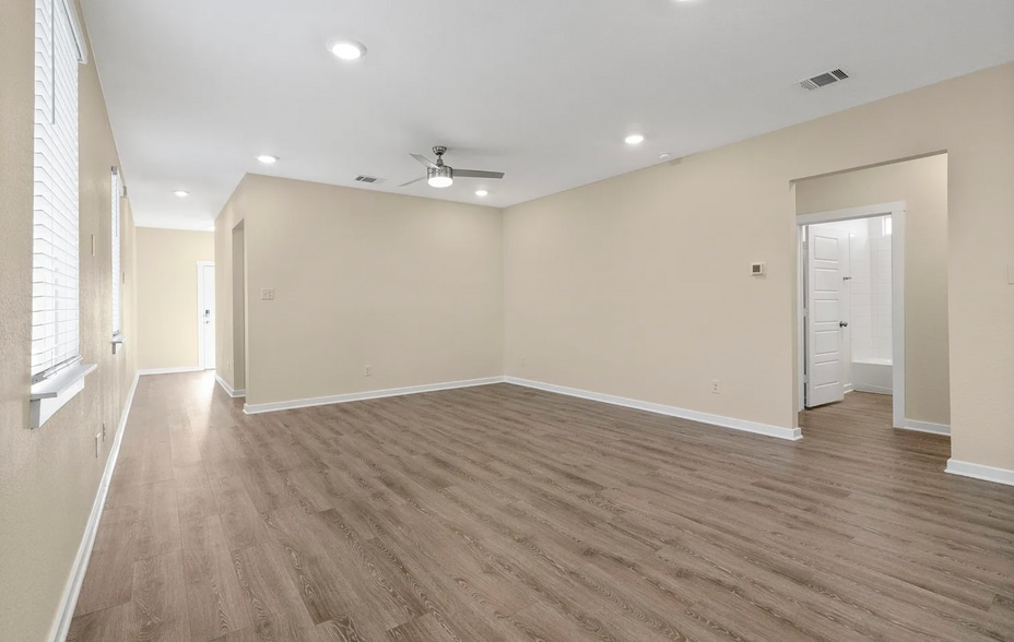 Building Photo - 220 Fairfax Ave