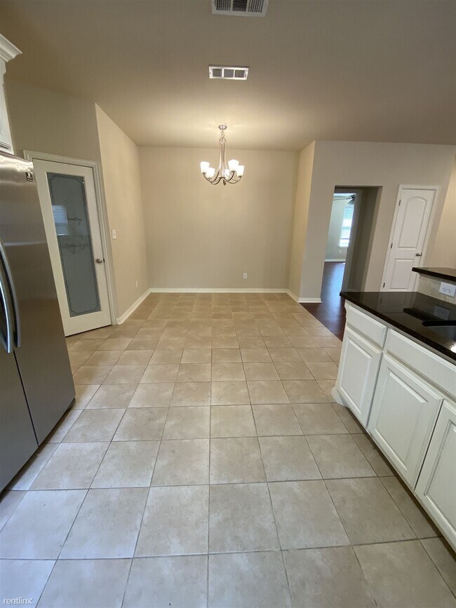 Building Photo - 3 br, 2 bath House - 1705 Carverly Drive