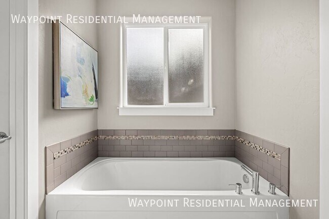 Building Photo - 4235 S Highcliff Ave