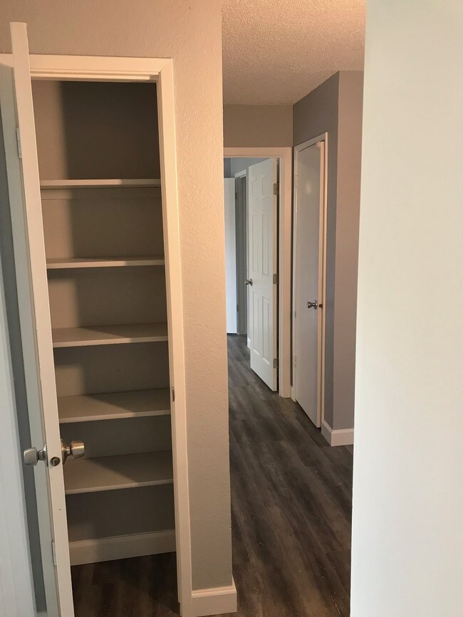 Building Photo - 3938 E Olive Ave