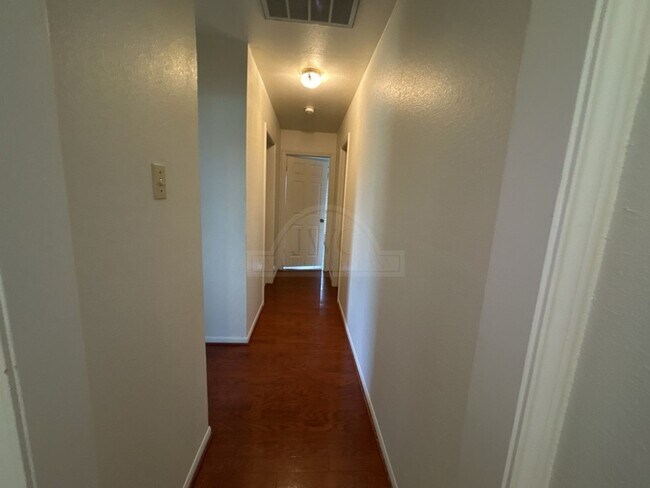 Building Photo - 3820 Water Oak Dr