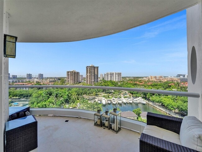 Building Photo - 7000 Island Blvd