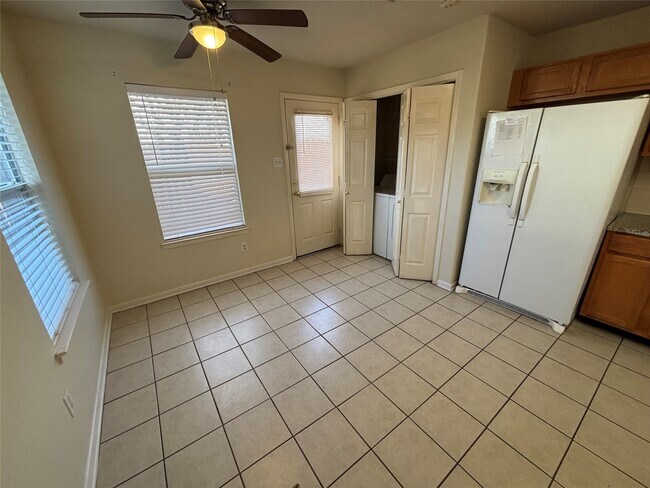 Building Photo - 6302 Ballina Meadows Ct