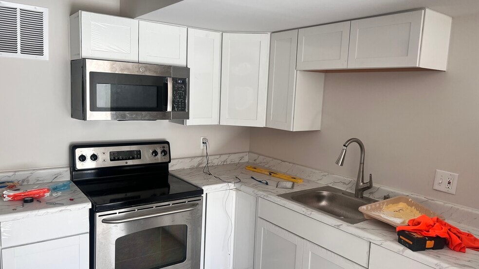 Building Photo - 2827 Bridgewater Dr